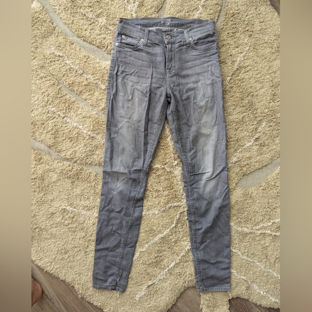 Mid-Rise Straight Jeans 7 For All Mankind Gwenevere in Gray Jeans size 25